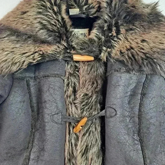 New York Classic Faux fur Jacket Size Medium - Picture 4 of 13